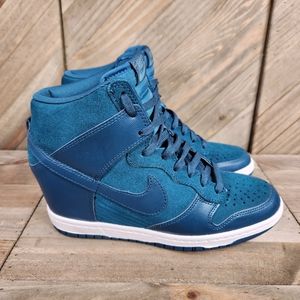 Nike Dunk Sky High Essential Hidden Wedge Womens Size 9 Dark Green 528899-300